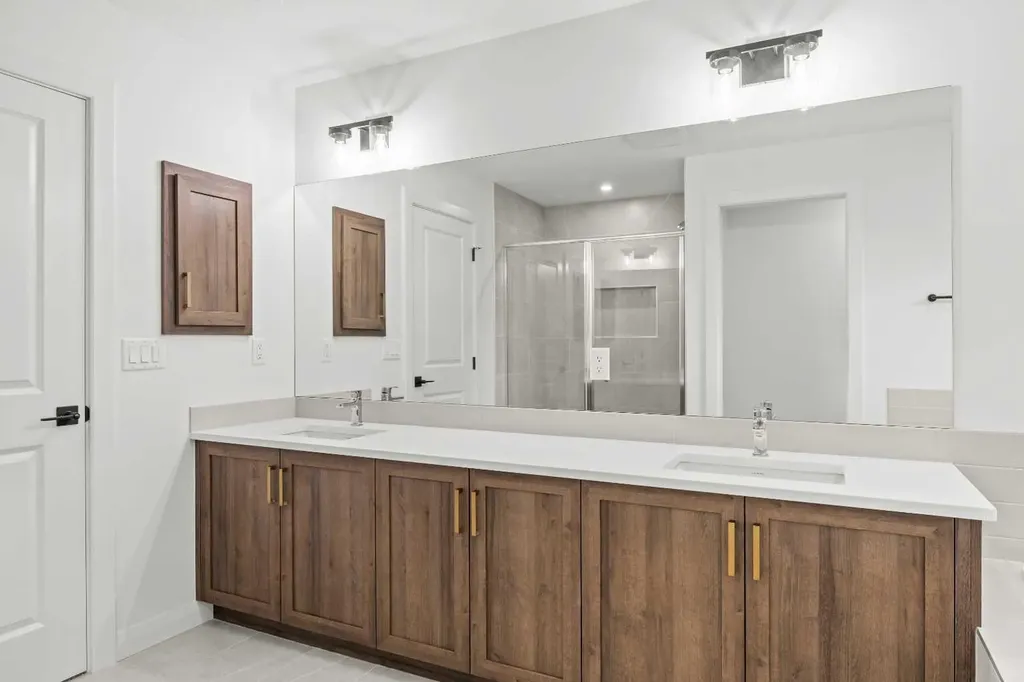 278 Creekstone Hill SW Calgary AB T3P 2V3