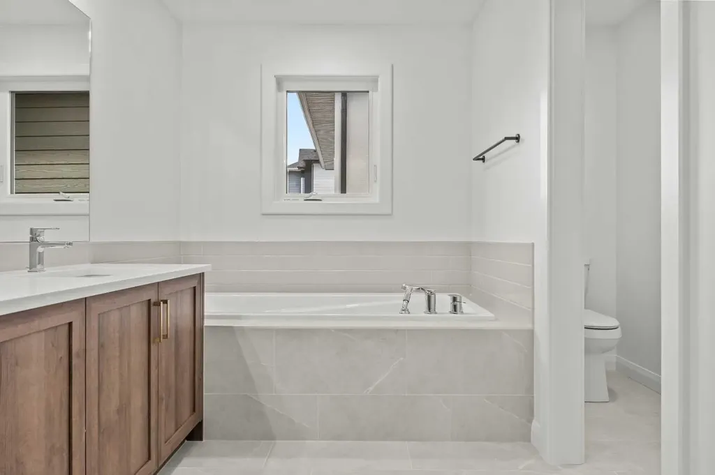 278 Creekstone Hill SW Calgary AB T3P 2V3