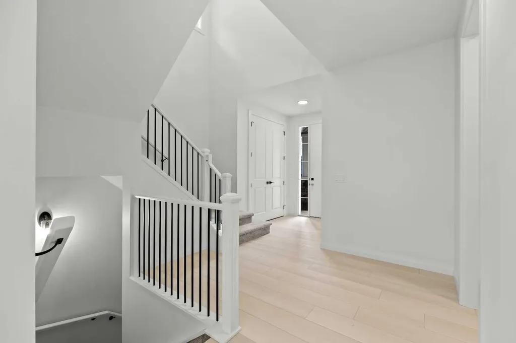 278 Creekstone Hill SW Calgary AB T3P 2V3
