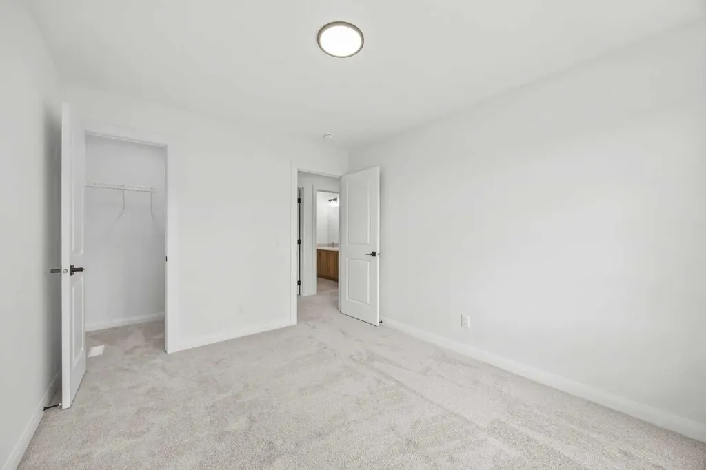 278 Creekstone Hill SW Calgary AB T3P 2V3