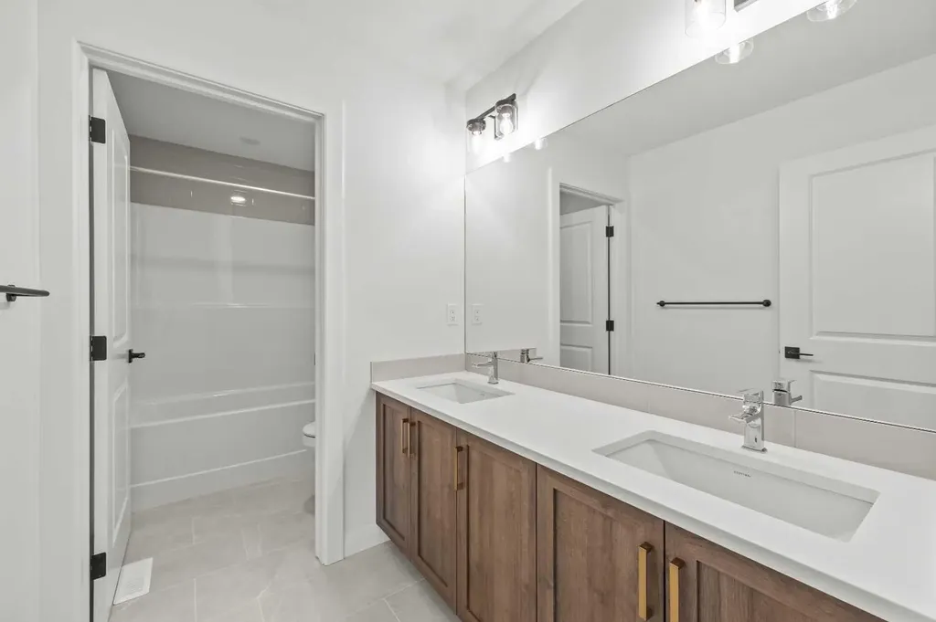278 Creekstone Hill SW Calgary AB T3P 2V3