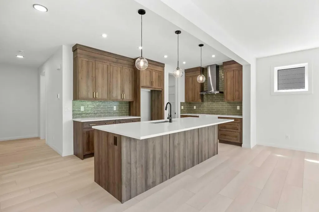 278 Creekstone Hill SW Calgary AB T3P 2V3