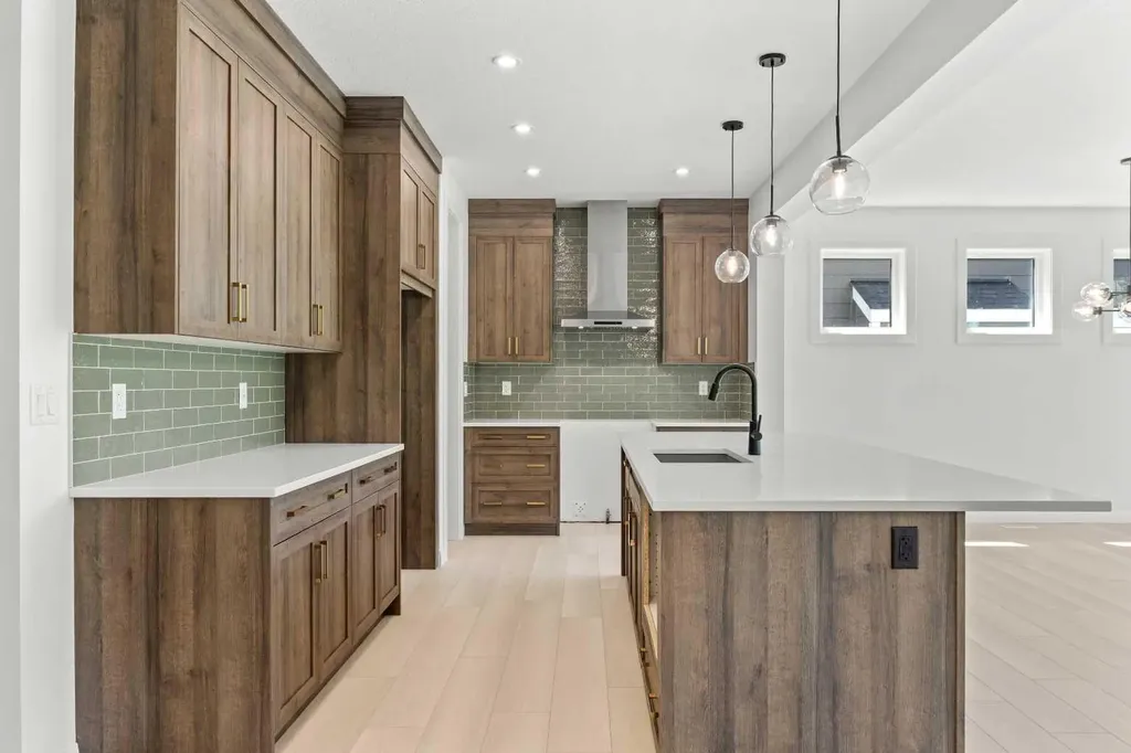 278 Creekstone Hill SW Calgary AB T3P 2V3