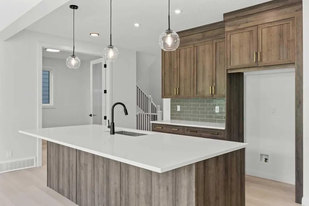 278 Creekstone Hill SW Calgary AB T3P 2V3