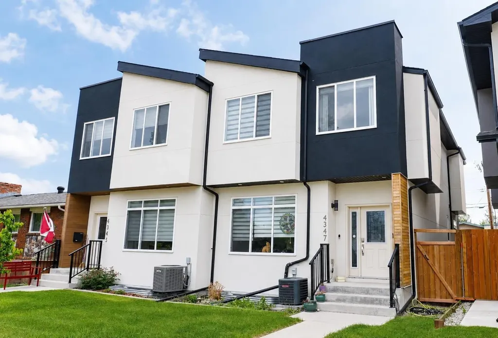 4347 72 Street NW Calgary AB T3B 2L1