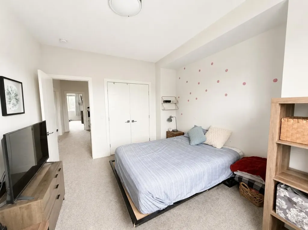 4347 72 Street NW Calgary AB T3B 2L1