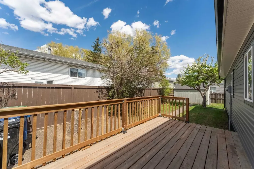 36 Big Hill Way SE Airdrie AB T4A1M7