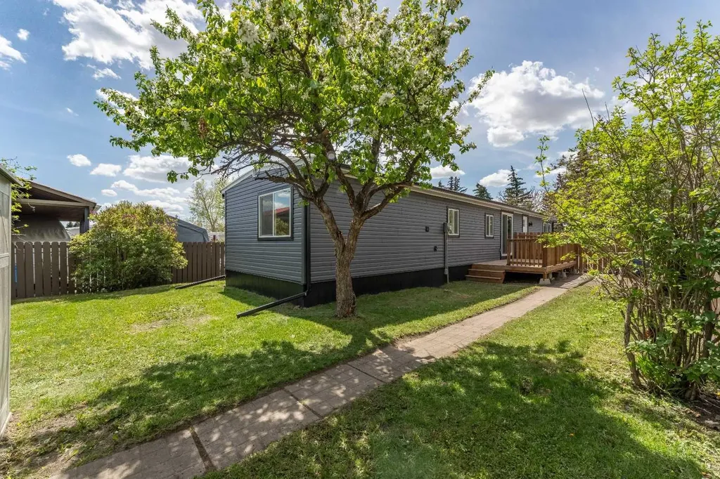 36 Big Hill Way SE Airdrie AB T4A1M7