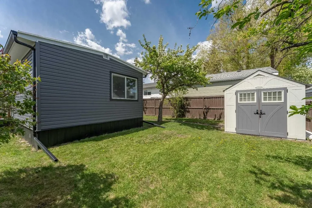 36 Big Hill Way SE Airdrie AB T4A1M7