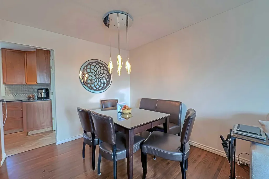 5940 Dalkeith Hill NW Calgary AB T3A 1G6