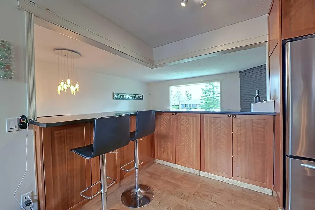 5940 Dalkeith Hill NW Calgary AB T3A 1G6