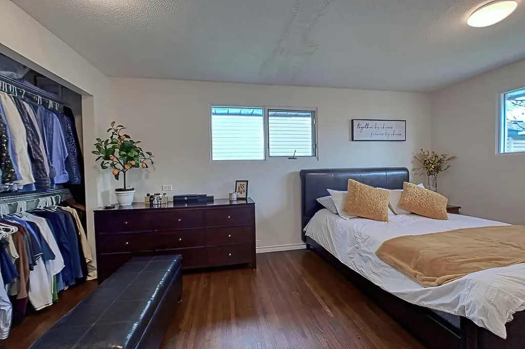 5940 Dalkeith Hill NW Calgary AB T3A 1G6