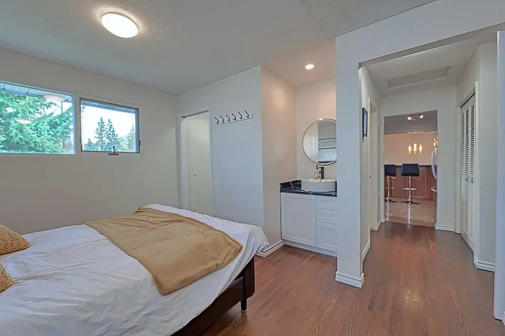 5940 Dalkeith Hill NW Calgary AB T3A 1G6