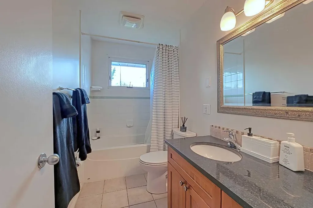 5940 Dalkeith Hill NW Calgary AB T3A 1G6