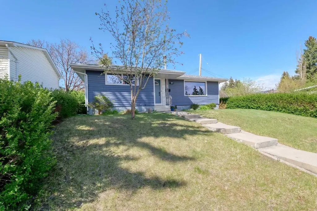 5940 Dalkeith Hill NW Calgary AB T3A 1G6