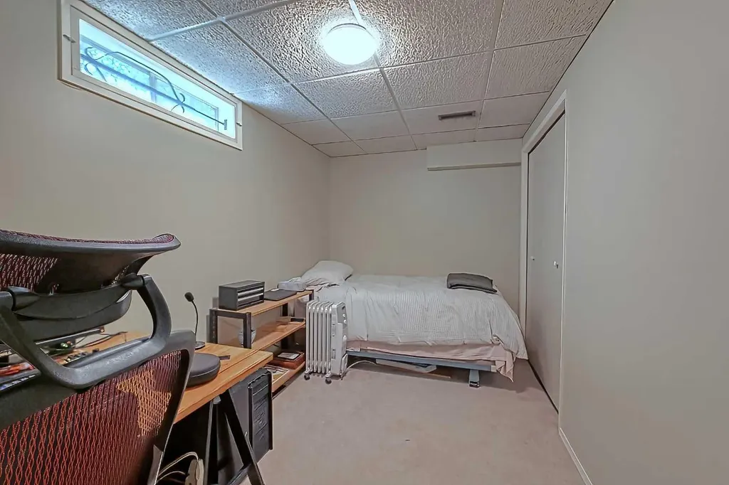 5940 Dalkeith Hill NW Calgary AB T3A 1G6