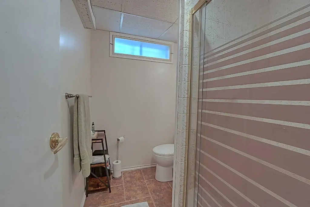 5940 Dalkeith Hill NW Calgary AB T3A 1G6
