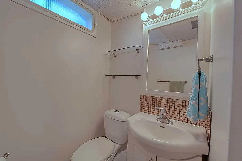 5940 Dalkeith Hill NW Calgary AB T3A 1G6