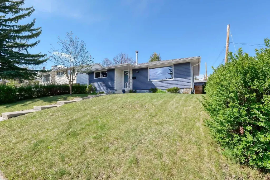 5940 Dalkeith Hill NW Calgary AB T3A 1G6