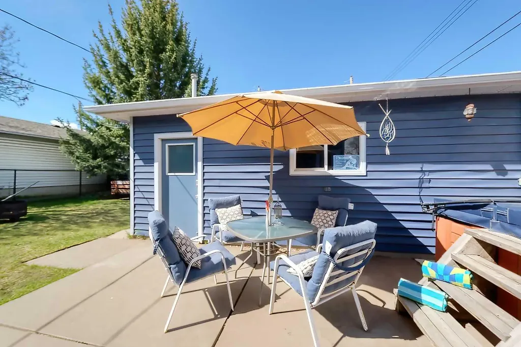 5940 Dalkeith Hill NW Calgary AB T3A 1G6