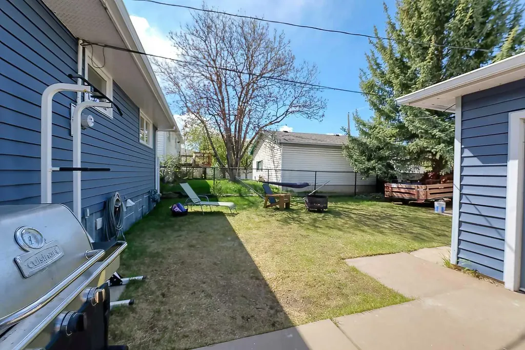 5940 Dalkeith Hill NW Calgary AB T3A 1G6