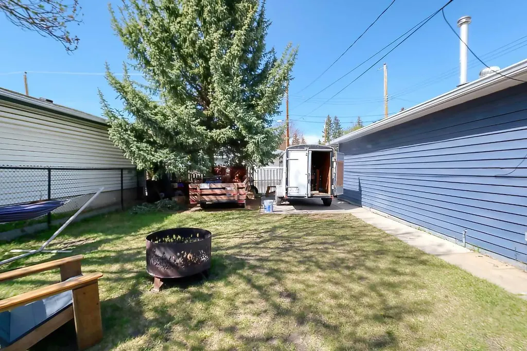 5940 Dalkeith Hill NW Calgary AB T3A 1G6