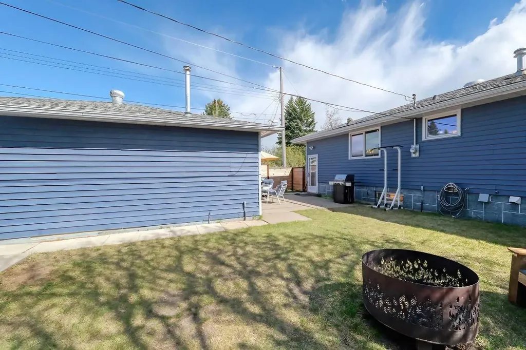 5940 Dalkeith Hill NW Calgary AB T3A 1G6