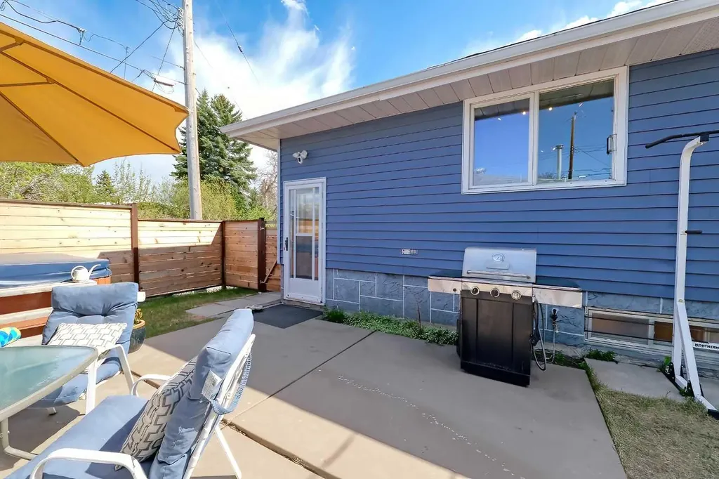 5940 Dalkeith Hill NW Calgary AB T3A 1G6