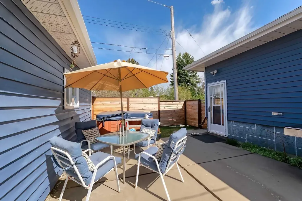 5940 Dalkeith Hill NW Calgary AB T3A 1G6