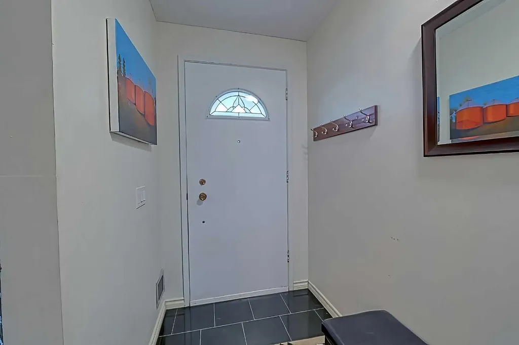 5940 Dalkeith Hill NW Calgary AB T3A 1G6
