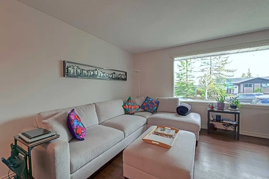 5940 Dalkeith Hill NW Calgary AB T3A 1G6