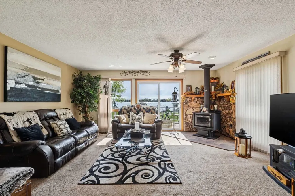 275 East Chestermere Drive Chestermere AB T1X1A2