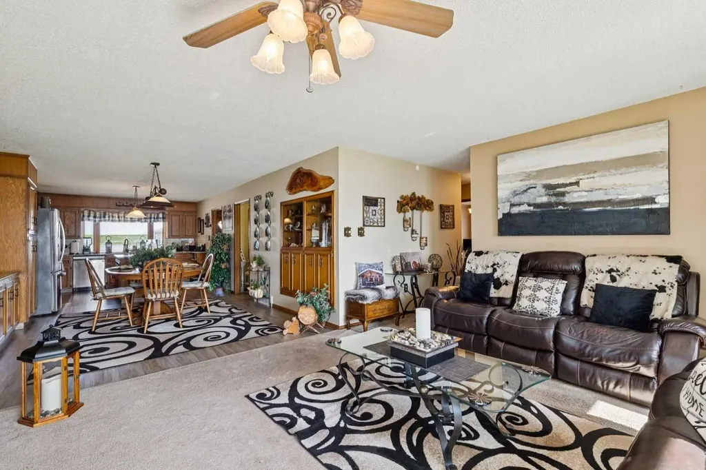 275 East Chestermere Drive Chestermere AB T1X1A2