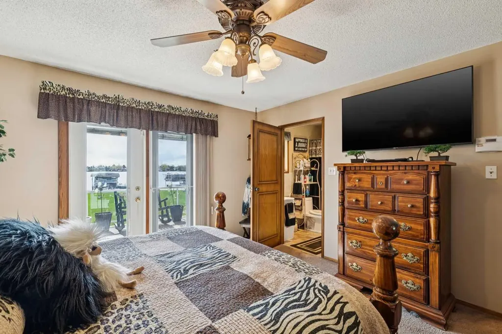 275 East Chestermere Drive Chestermere AB T1X1A2