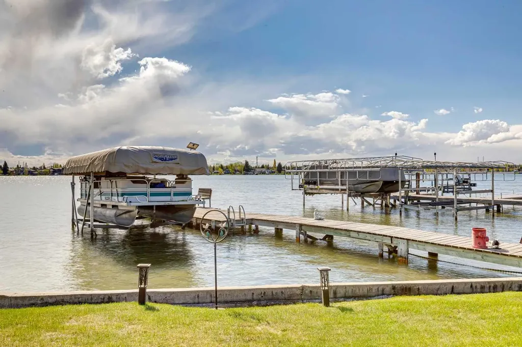 275 East Chestermere Drive Chestermere AB T1X1A2