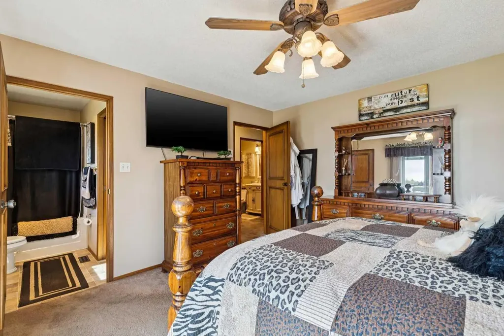 275 East Chestermere Drive Chestermere AB T1X1A2