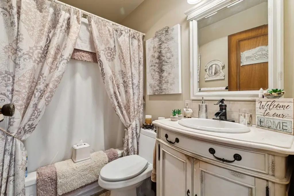 275 East Chestermere Drive Chestermere AB T1X1A2
