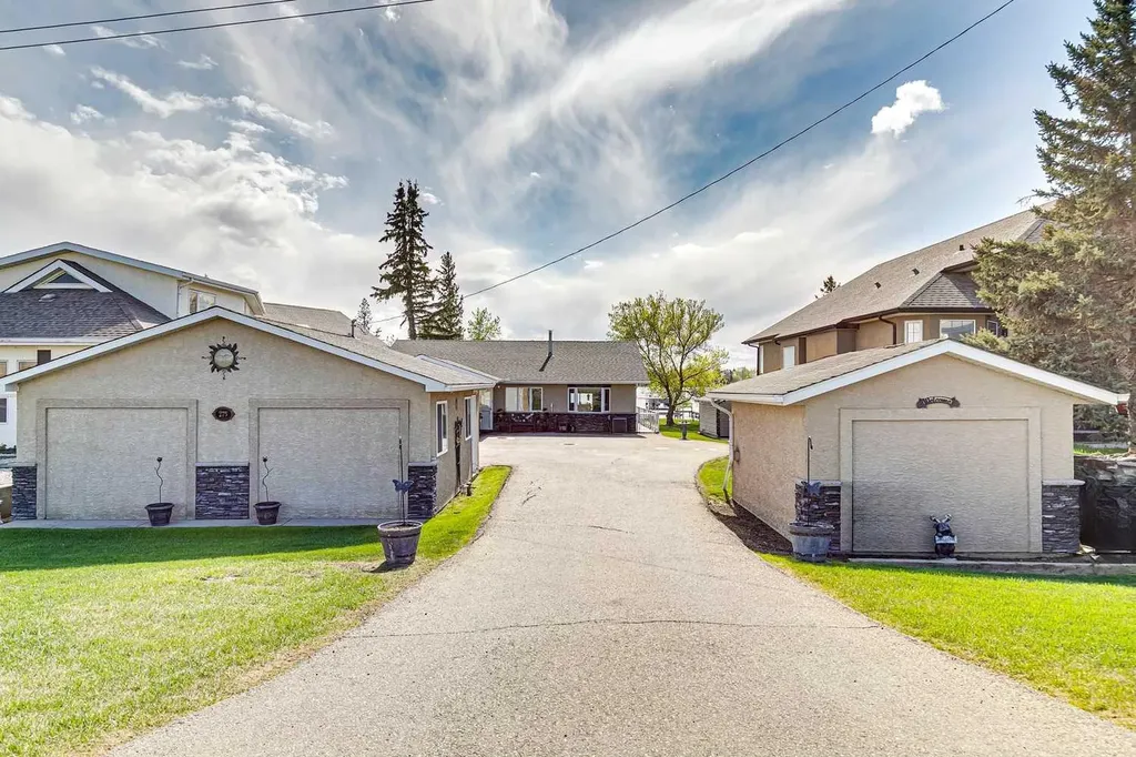 275 East Chestermere Drive Chestermere AB T1X1A2