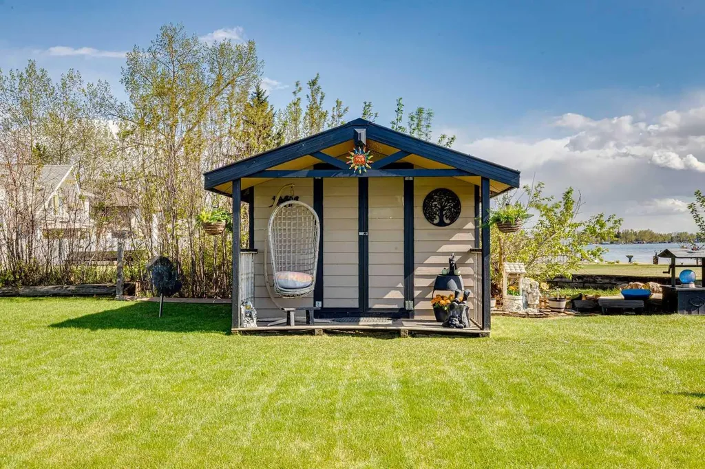 275 East Chestermere Drive Chestermere AB T1X1A2