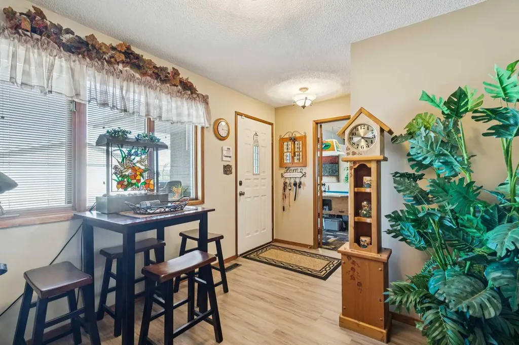 275 East Chestermere Drive Chestermere AB T1X1A2