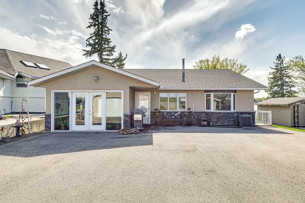 275 East Chestermere Drive Chestermere AB T1X1A2