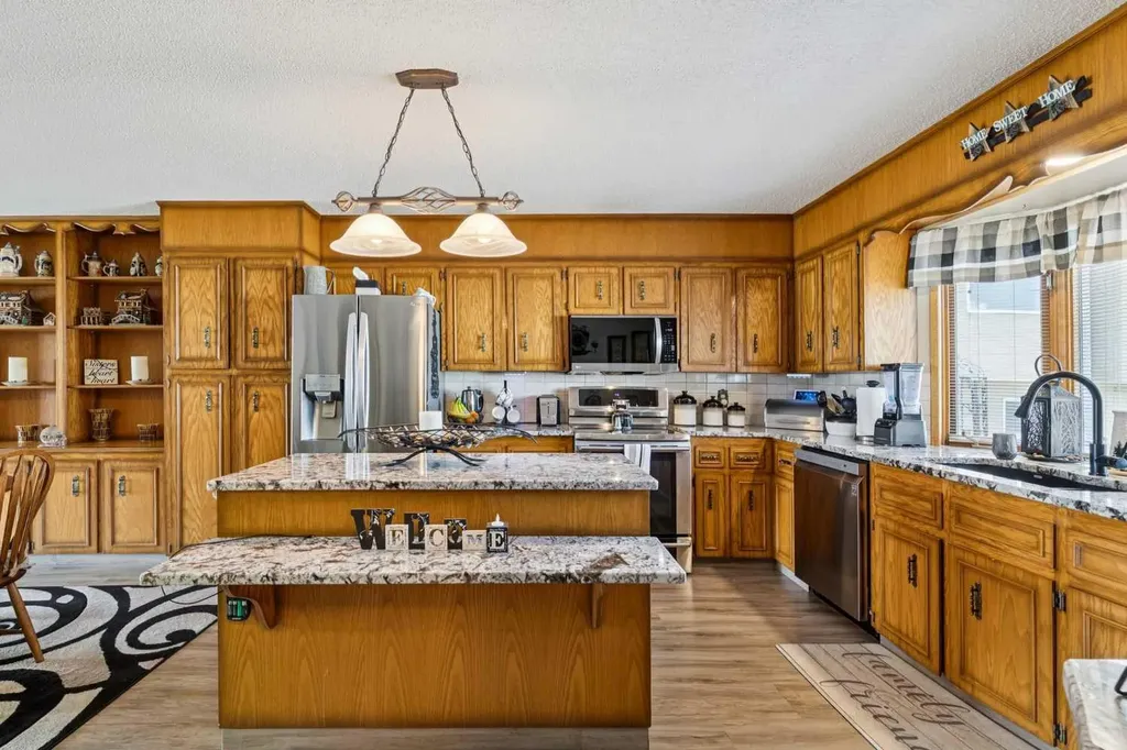 275 East Chestermere Drive Chestermere AB T1X1A2