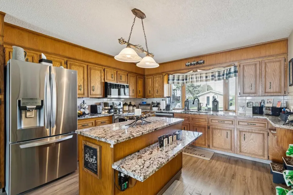 275 East Chestermere Drive Chestermere AB T1X1A2