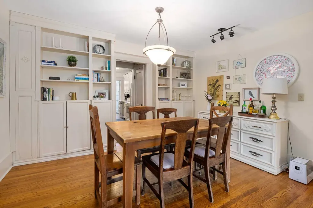 904 Memorial Drive NW Calgary AB T2N 3C9
