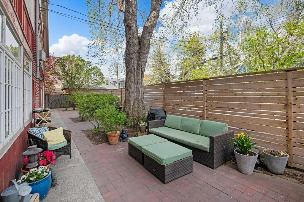 904 Memorial Drive NW Calgary AB T2N 3C9