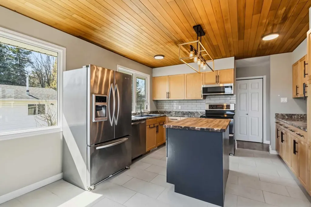 189 Wolverine Drive Fort Mcmurray AB T9H 4L9