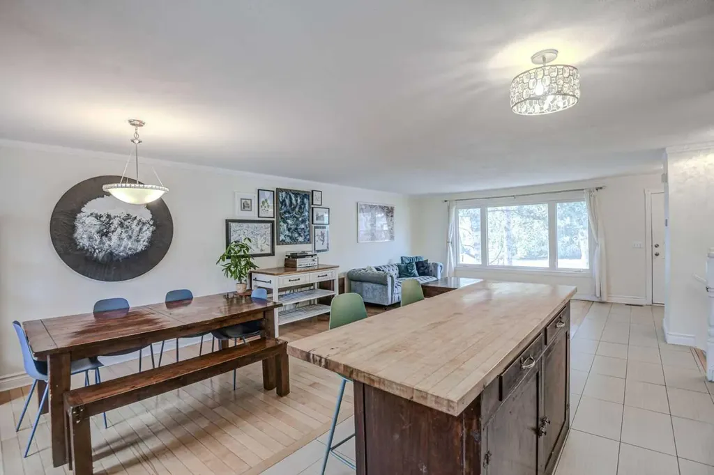 8116 33 Avenue NW Calgary AB T3B 1L8