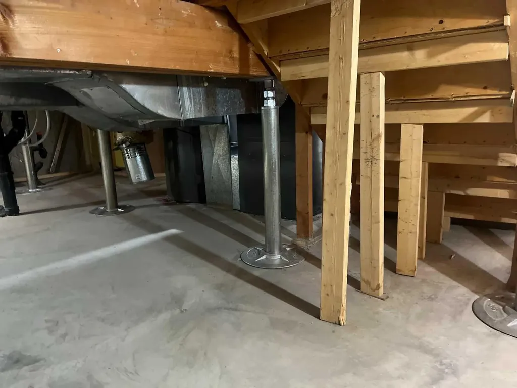 8116 33 Avenue NW Calgary AB T3B 1L8