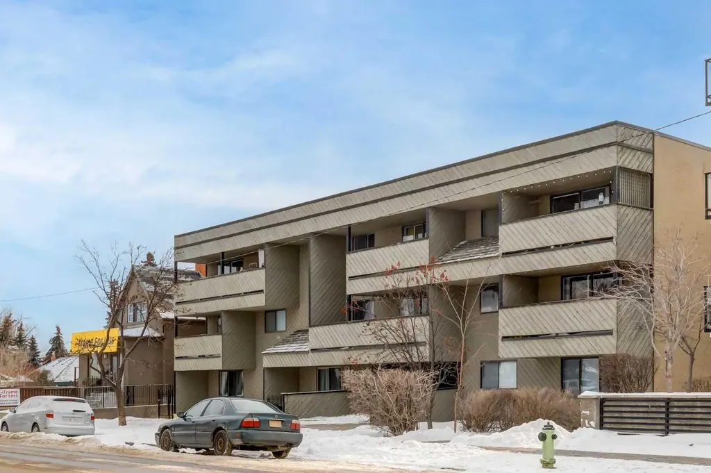1513 26 Avenue SW Calgary AB T2T 1C4