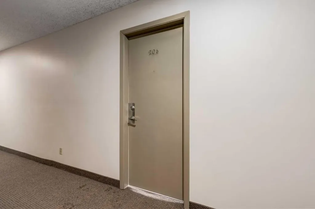 1513 26 Avenue SW Calgary AB T2T 1C4